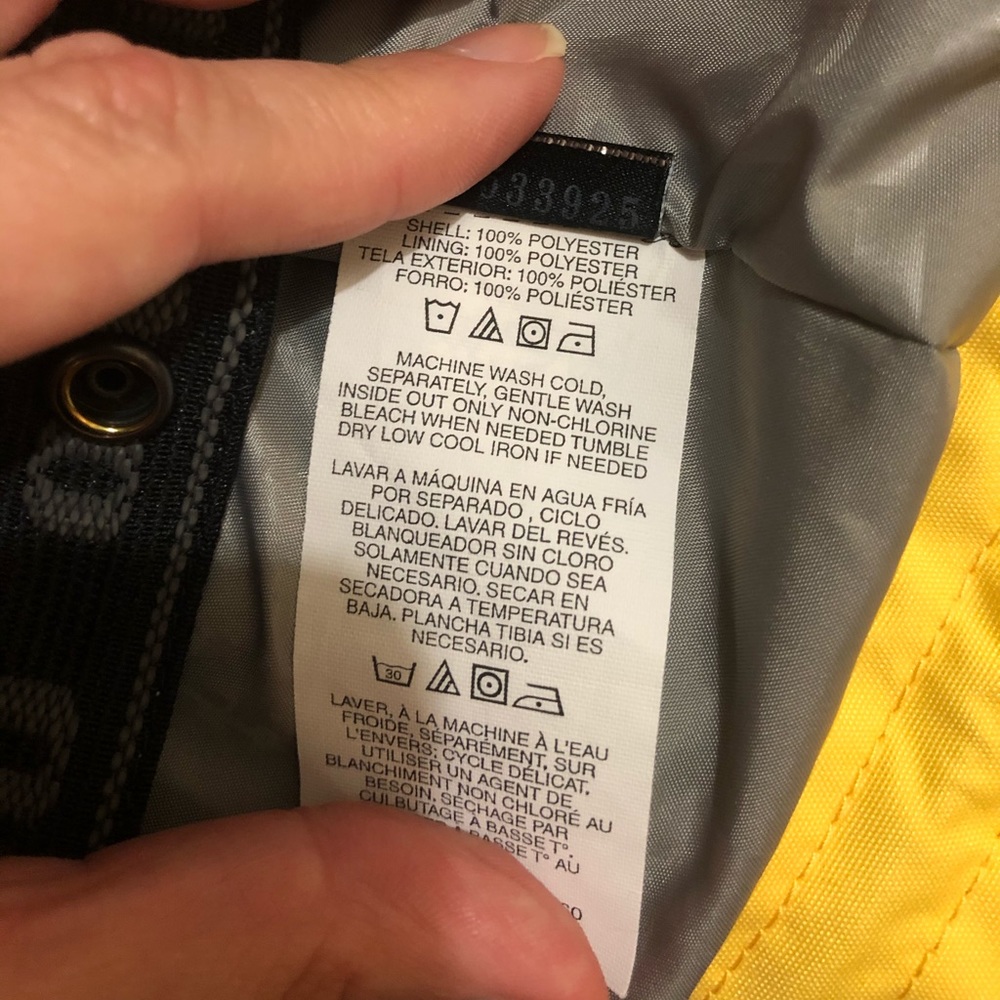 Oakley Ski/Snowboard Jacket - Picture 4 of 5